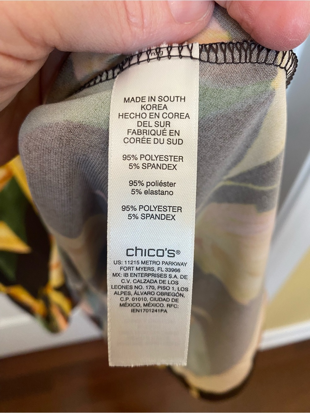 Chico’s Tropical Leaf Print Vneck Dress Sz 1 (8) Medium Yellow Green Black - Picture 7 of 8